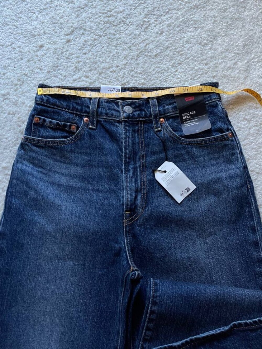 NWT Levi’s Premium Ribcage Bell High Rise Women’s Jeans Size 27/30 - Picture 8 of 13